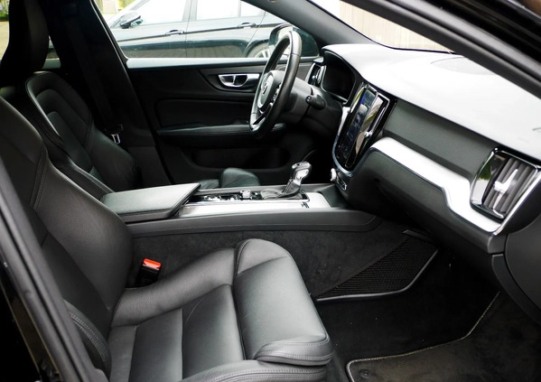 Volvo V60 cena 128900 przebieg: 98400, rok produkcji 2020 z Golczewo małe 497